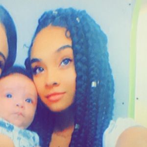 Meet your Posher, Modestie